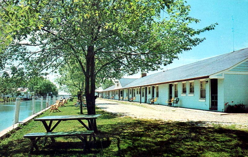 Harmony Motel - Old Postcard (newer photo)